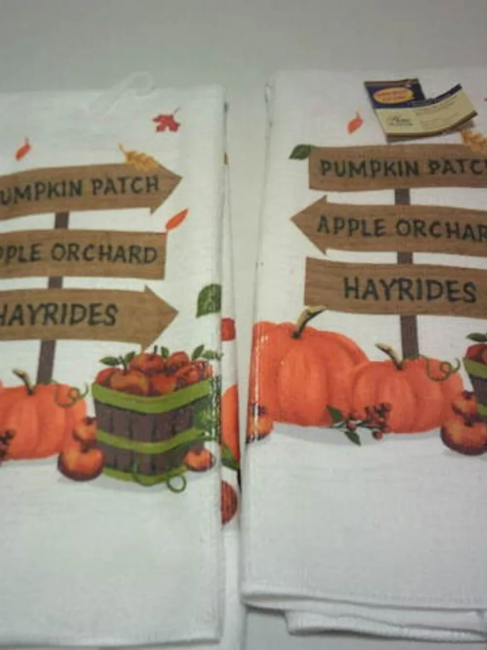 2 NEW HOME COLLECTION MICROFIBER KITCHEN TOWELS FALL PUMPKIN PATCH DESIGN HAYRID
